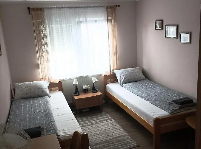 Ariana Апартаменты Крагуевац